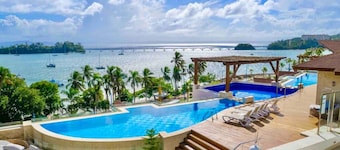 Luxury, Stunning Bay View Pool