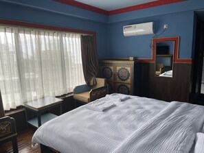 Deluxe Double Room | Premium bedding, desk, soundproofing, free WiFi