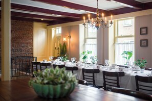 Daily cooked-to-order breakfast (EUR 17.50 per person) - Herberg Het Rechthuis (Rinsumageest)