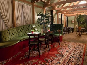 Bar (in der Unterkunft)