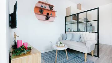 Signature Studio Suite | Living area