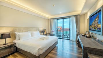 Superior Double Room | Meja, Wi-fi percuma