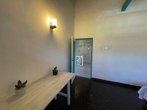 Interior - Fi Midigama – Oceanfront Retreat (Midigama)