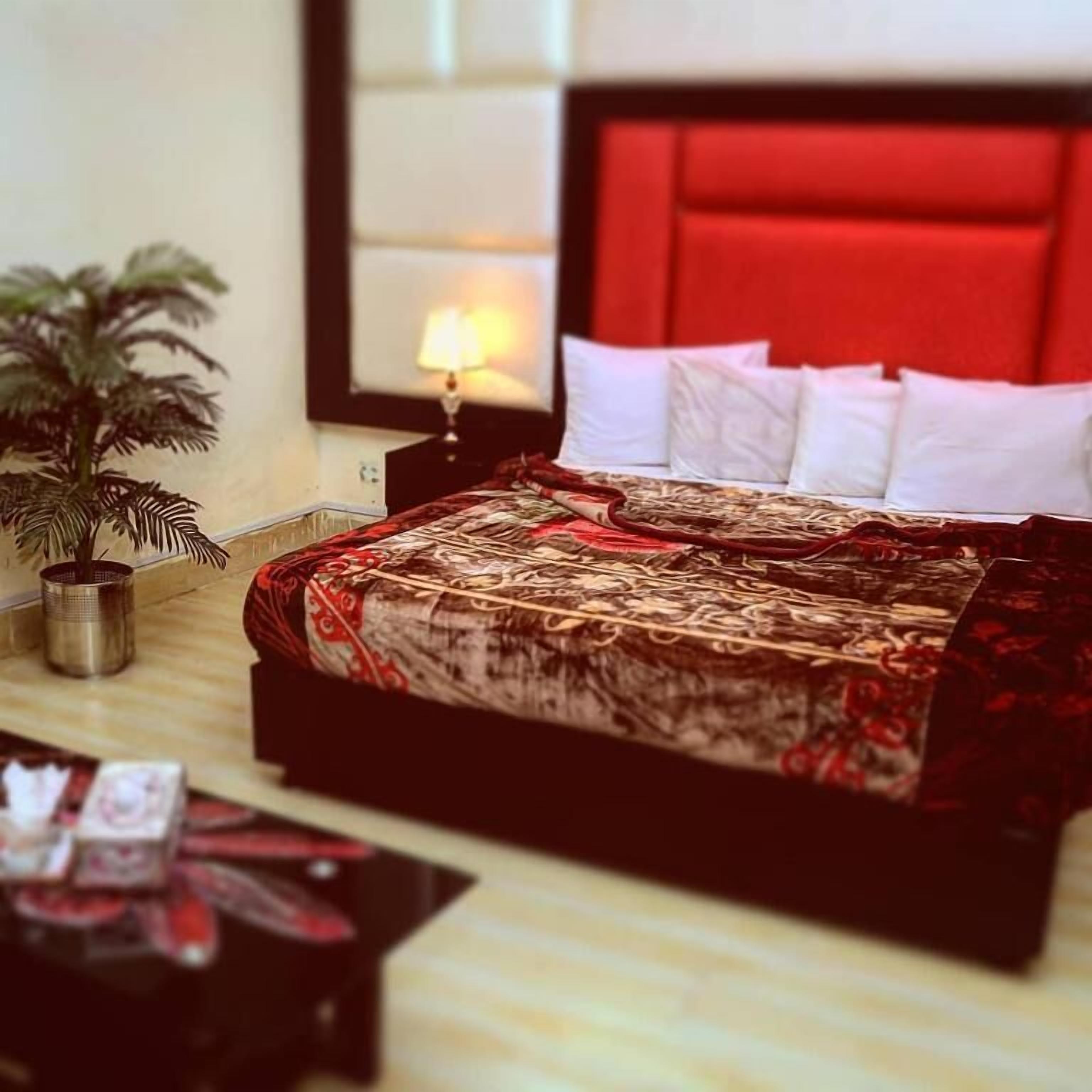 Deluxe Double Room | Soundproofing, iron/ironing board, free WiFi