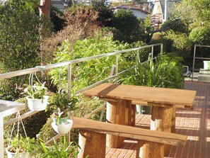 تناول الطعام بالخارج