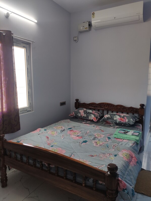 2 bedrooms, WiFi, bed sheets