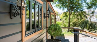 Black Cottage Boutique Accommodation