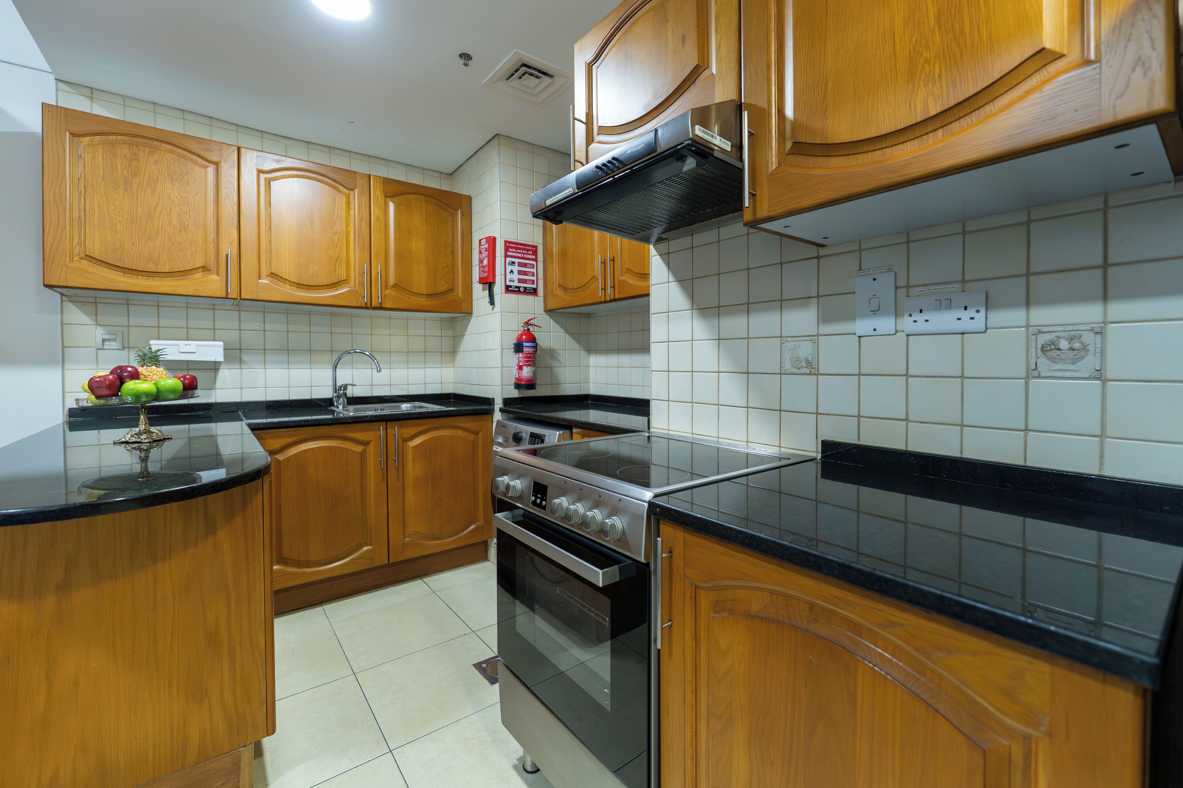 Estudio estándar | Cocina privada | Refrigerador con congelador, microondas, horno y tetera eléctrica 