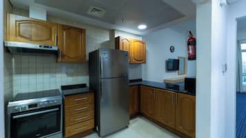 Estudi estàndard | Cuina privada | Frigorífic gran, microones, forn i bullidora elèctrica