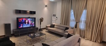 De James Hotels & Suites