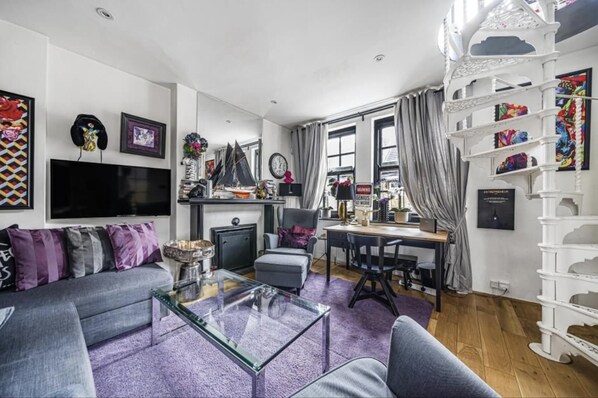 Apartment | Living area
