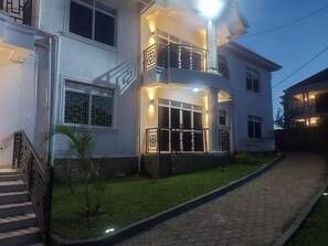 Exterior detail - Cozy 2-bed Apartment in Akright City, Bwebajja (Entebbe)