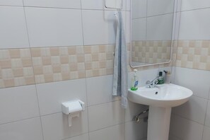 Shower, towels