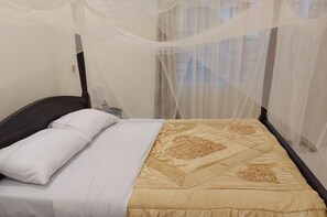 2 室のベッドルーム、アイロン / アイロン台、WiFi (無料)、ベッドシーツ