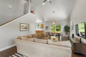 TV - New Build, Pet Friendly, A/C, 5 Minutes to Downtown Durango (Durango)