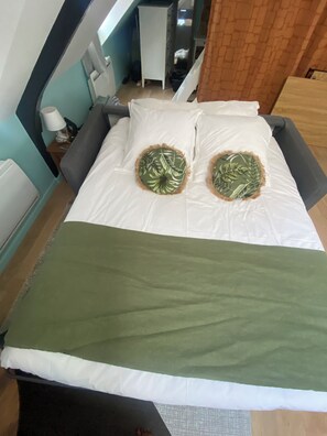 1 bedroom, iron/ironing board, travel crib, free WiFi - Charming studio renovated in 2023 located in the historic center of Honfleur (Honfleur)