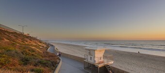 Walk 2 Beach, EV Charger, Outdoor Dining, 2 Units