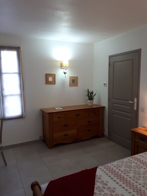 1 chambre, Wi-Fi gratuit, draps fournis