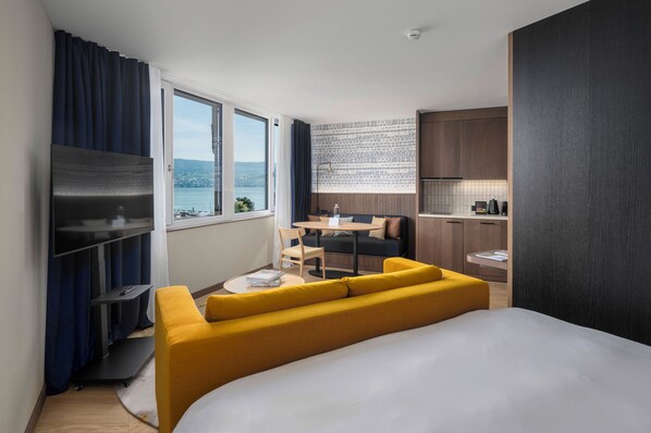 Suite with Kitchenette Lake View | Private kitchenette | Espresso maker