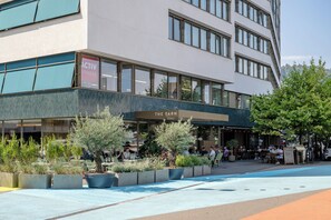 Interior entrance - The Yarn (Horgen)