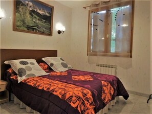 2 Schlafzimmer, Bügeleisen/Bügelbrett, Reisekinderbett, kostenloses WLAN
