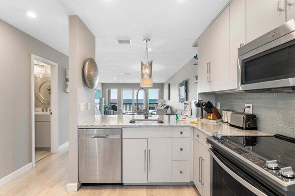 Fridge, microwave, stovetop, dishwasher