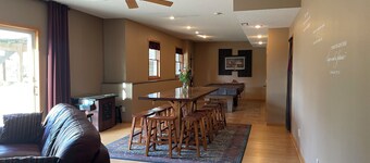 Country setting close to the cities