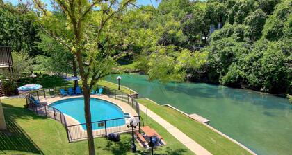 Ic 209 Comal Escape 2 Bedroom Condo by RedAwning