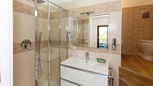 Deluxe Room | Bathroom | Free toiletries, hair dryer - Guest House - I Salici (Elice)