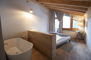 Dúplex Confort | 4 dormitorios, sistema de insonorización, wifi gratis y ropa de cama