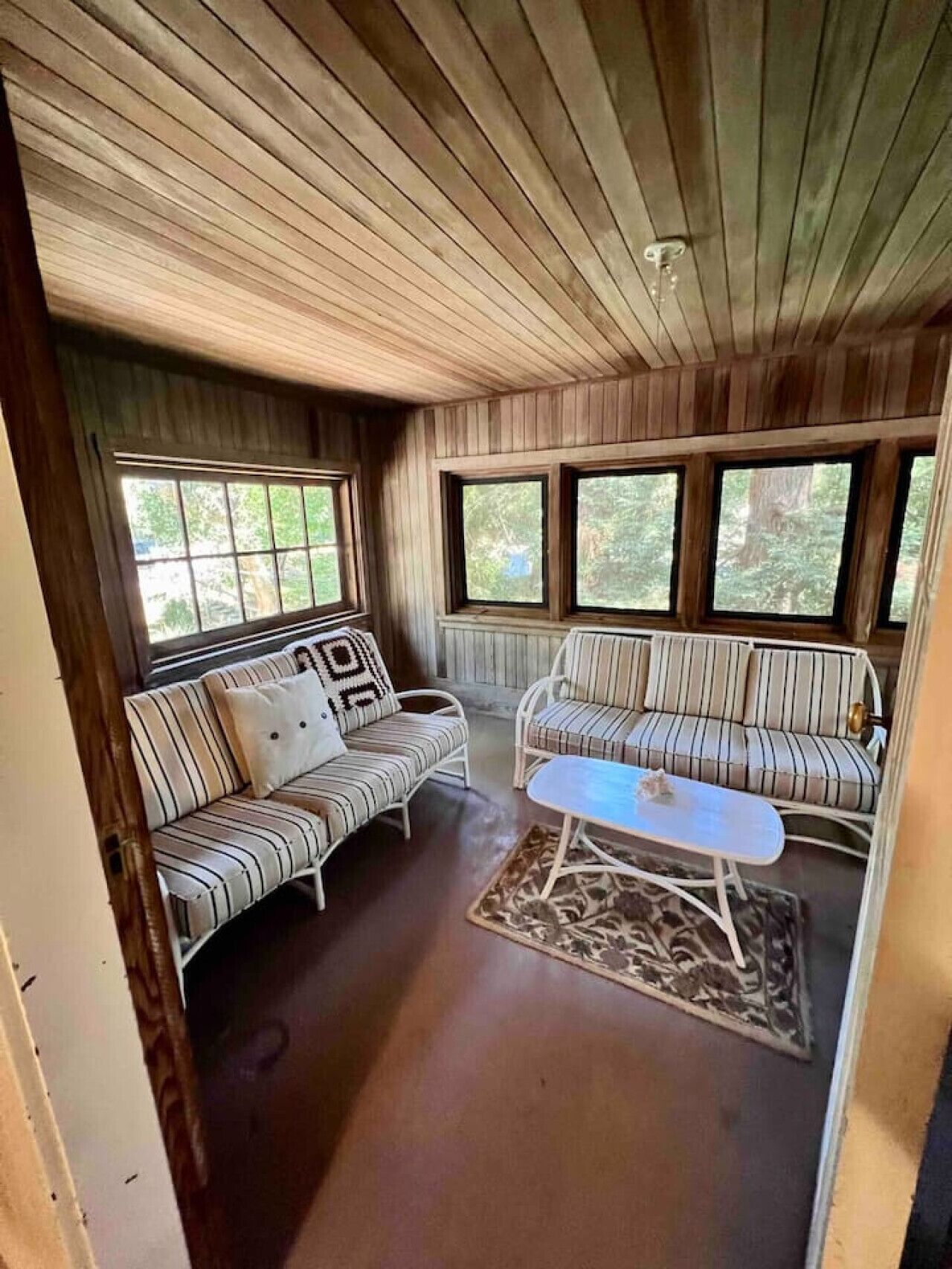 電視、壁爐、音響