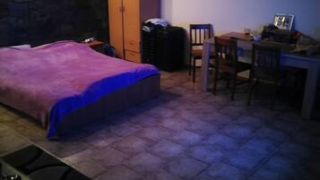 1 多间卧室、WiFi、床单