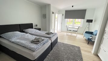 Classic-Apartment, 1 Schlafzimmer | Daunenbettdecken, laptopgeeigneter Arbeitsplatz, schallisolierte Zimmer