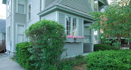 Bear's Den @ Squirrel's Nest B&B, LLC