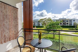 Property grounds - Apartment with pool, gym and beach access. (Punta Cana)