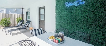 4-bedroom vacation home near Tampa Riverwalk - 6-minute drive