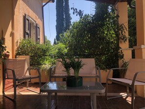 Terrace/patio - Villa Nogarola - private pool and garden (Pesina)