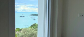 CaseMaggi Poets Bay Terrace with stunning views, perfect for families & friends