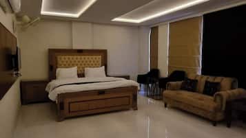 Deluxe Double Room | Iron/ironing board, free WiFi, bed sheets