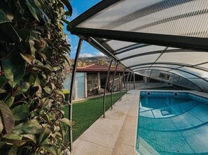 Piscine couverte