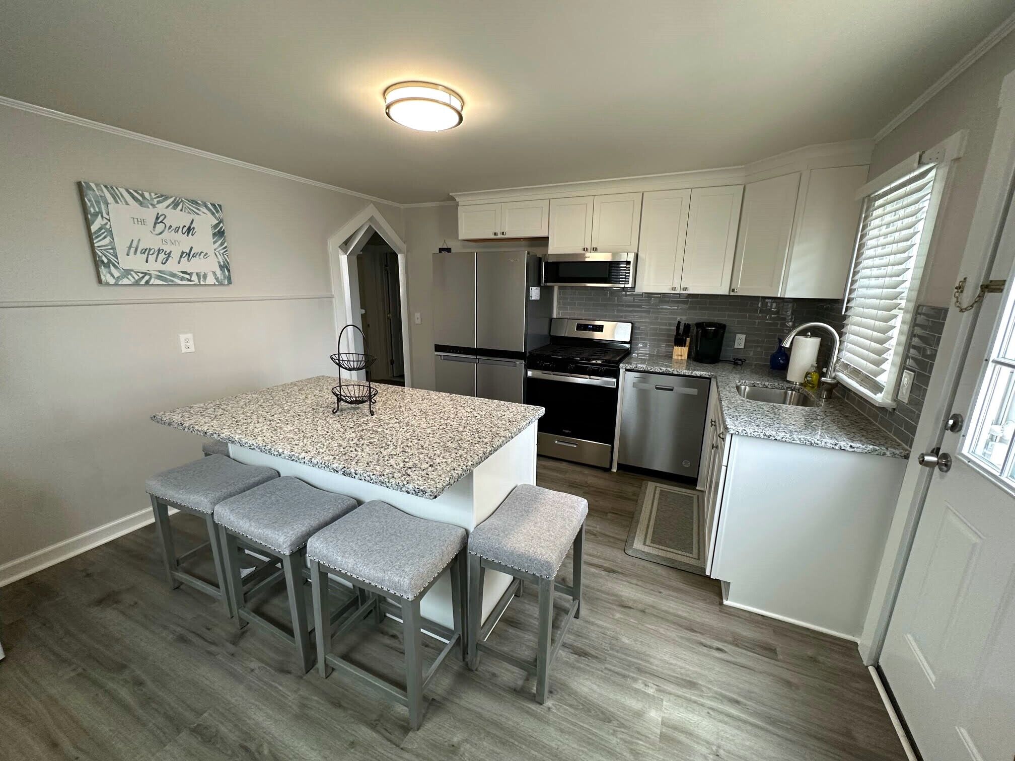 ثلاجة، ميكروويف، فرن، موقد طهي مسطح