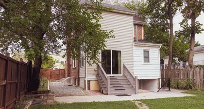 2BR & 1BA Self Contained apartment in vibrant downtown Silver Spring