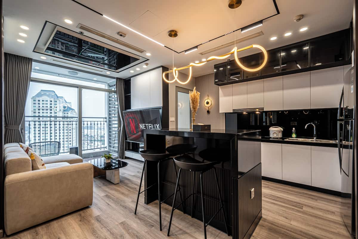 Two Bedroom Deluxe with Balcony | Living area