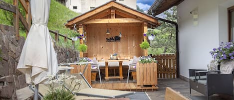 屋外ダイニングエリア