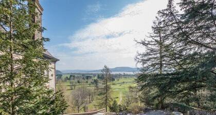 Pass the Keys | Mulberry Beautiful Apartment with Sea View