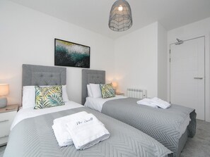 2 chambres, fer et planche Ă repasser, Wi-Fi gratuit, draps fournis