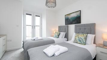2 bedrooms, iron/ironing board, WiFi (free), bed sheets
