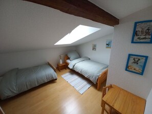 2 chambres, fer et planche à repasser, accès au Wi-Fi (inclus)