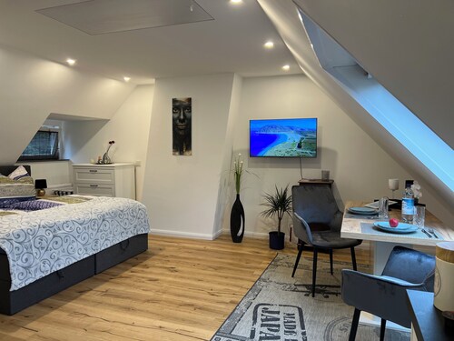 Beautiful Studio Hamburg-Airport-Kitchen-Parking-Relax