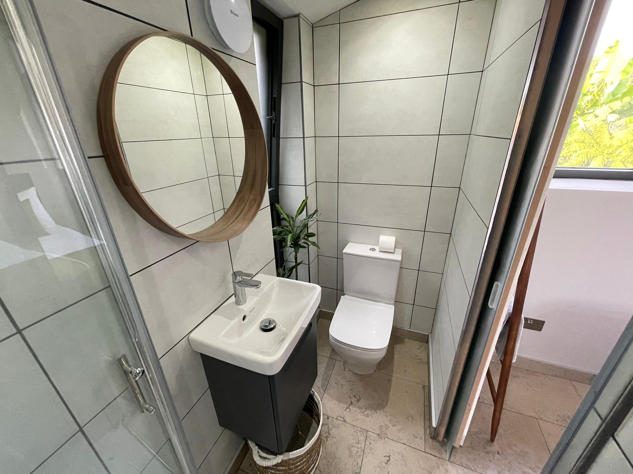 Cabin | Bathroom | Shower, hair dryer, towels, toilet paper